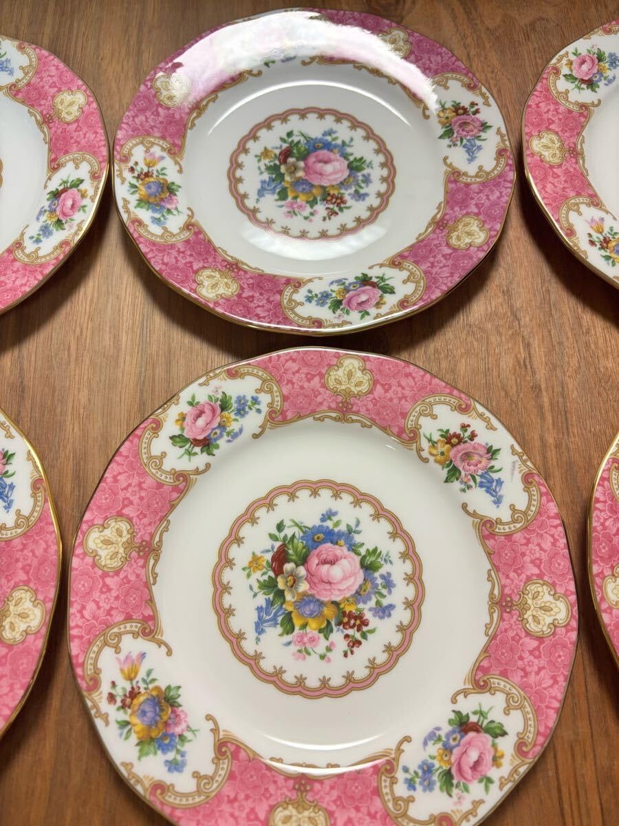 未使用◇ロイヤルアルバート◇ケーキ皿6枚+サンドウィッチプレート◇合計7点 ロイヤルアルバート ケーキ皿6枚 サンドウィッチプレート 合計7点 91